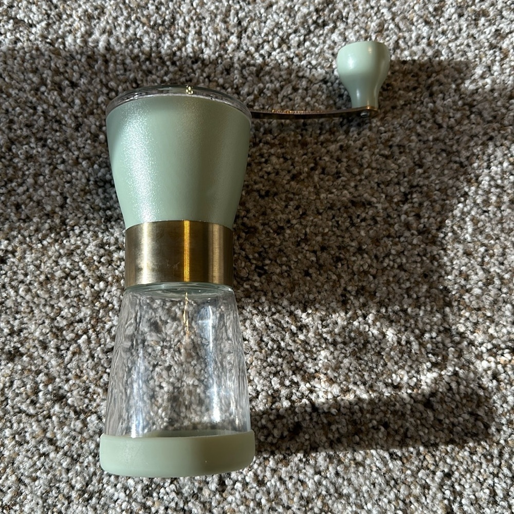 Coffee Grinder, Like New, Manual - Picture 2 of 4